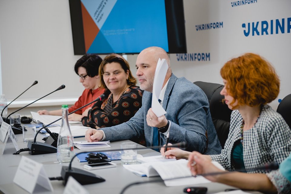 60433012_2174663739291905_2742674731206443008_n